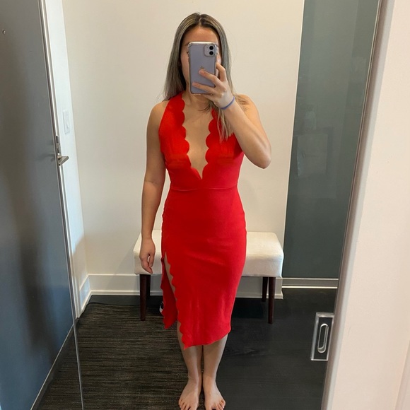 ✨ Boohoo Petite Mid Length Red Scallop Dress ✨ - Picture 2 of 9